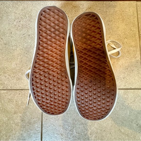 Vans Yellow and White Women's Shoes - Picture 7 of 7